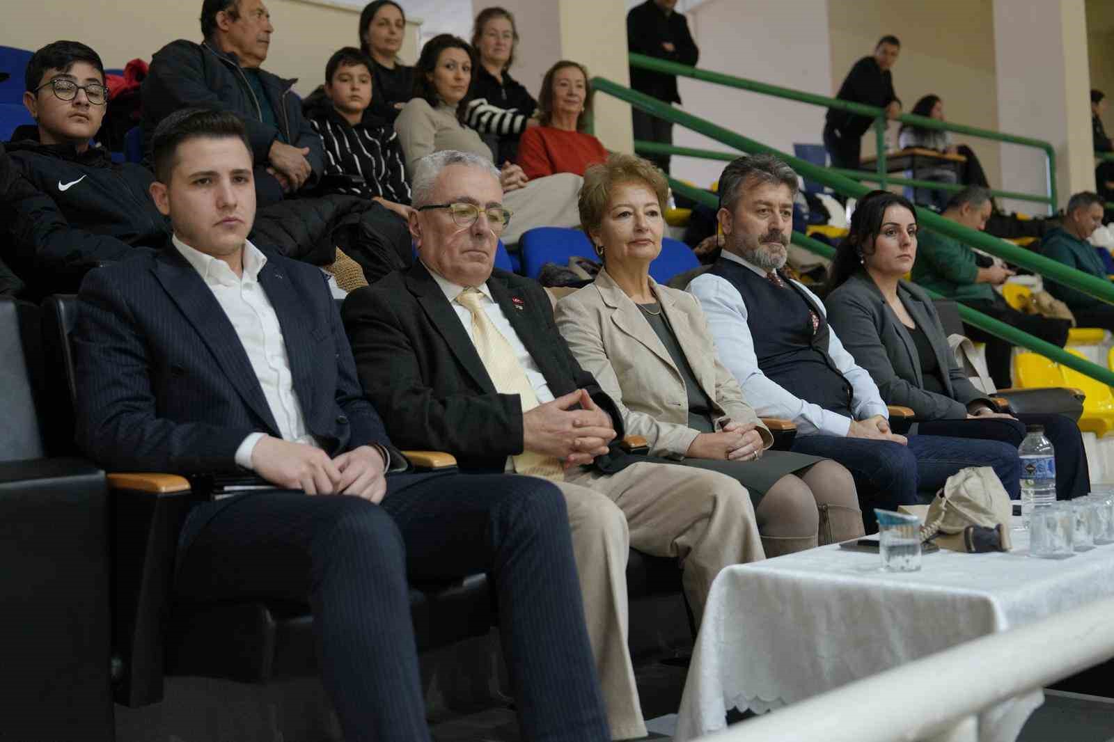 4. Geleneksel Yıldız Kızlar Voleybol Turnuvası başladı
