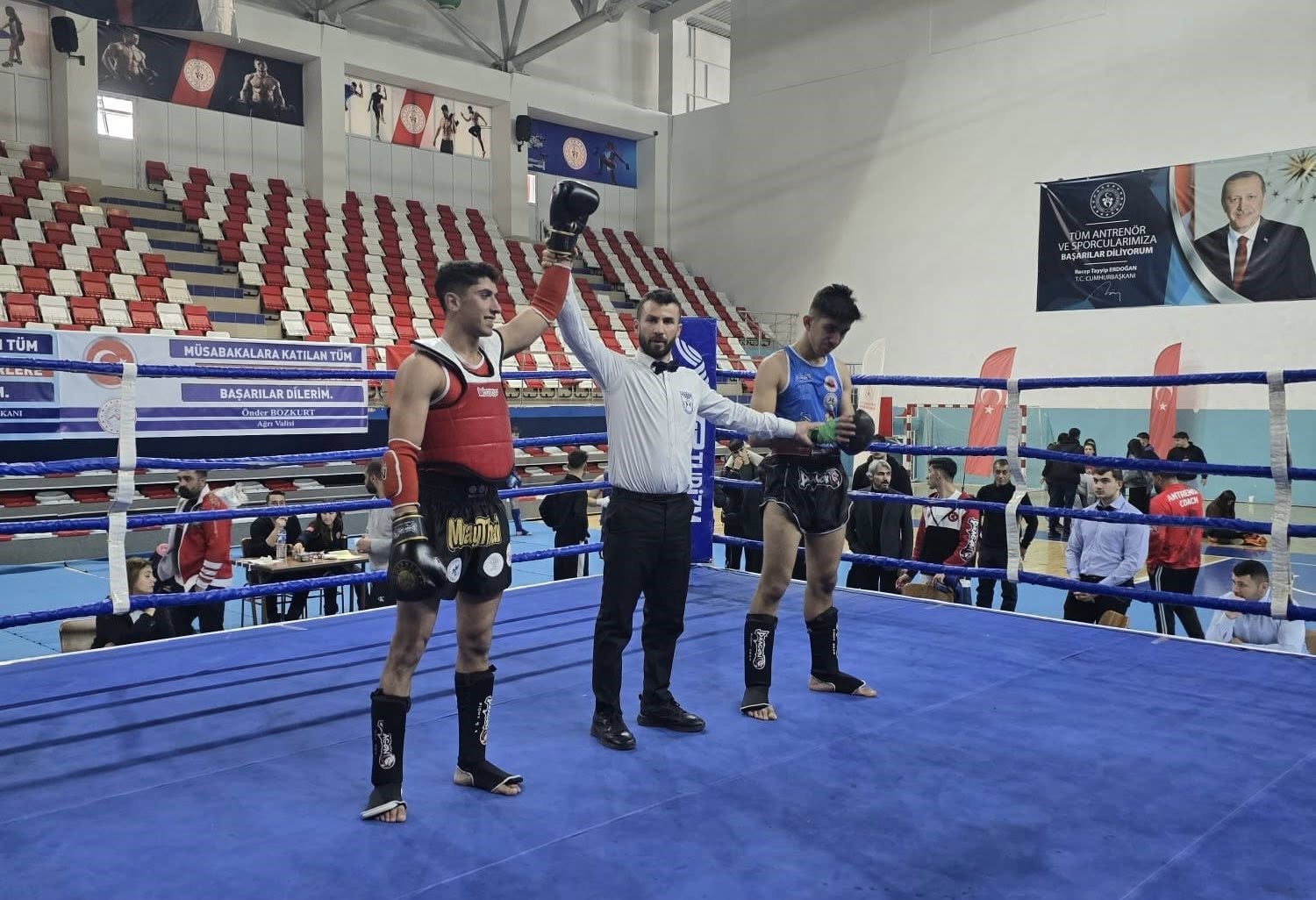 Muşlu sporculardan Muaythai B&ouml;lge Şampiyonası&rsquo;nda b&uuml;y&uuml;k başarı
