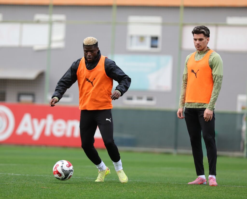 Alanyaspor, Ey&uuml;pspor ma&ccedil;ı hazırlıklarına başladı
