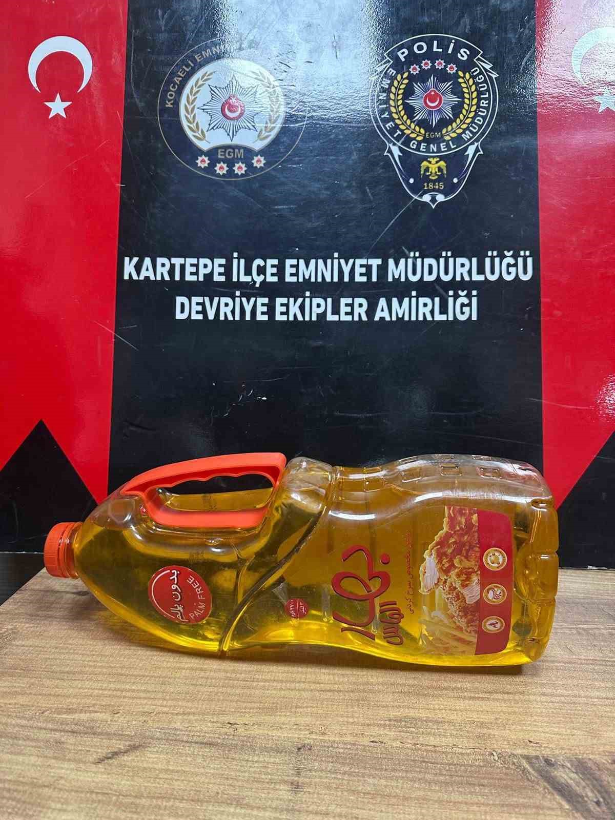 Kocaeli&rsquo;de 2,85 litre sıvı metamfetamin ele ge&ccedil;irildi
