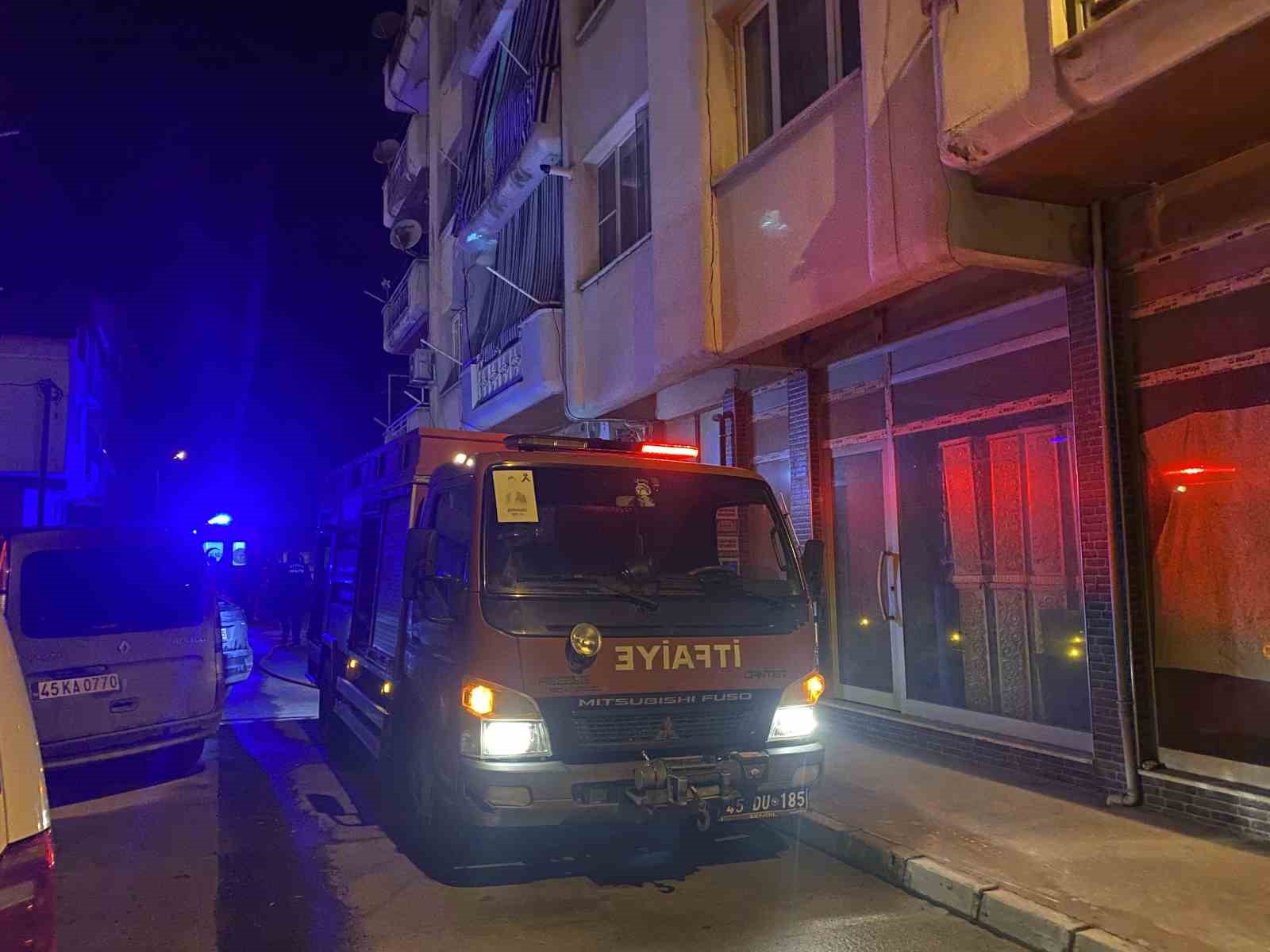 Alaşehir’de ev yangını korkuttu