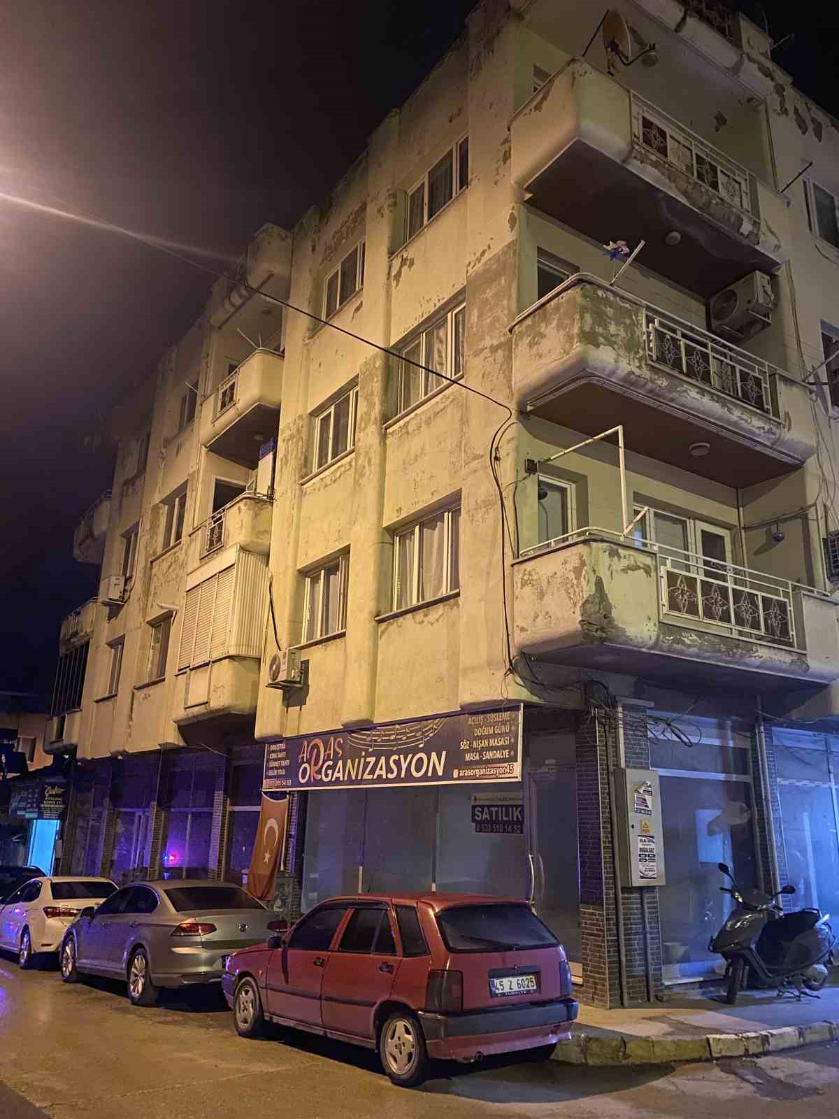 Alaşehir&rsquo;de ev yangını korkuttu
