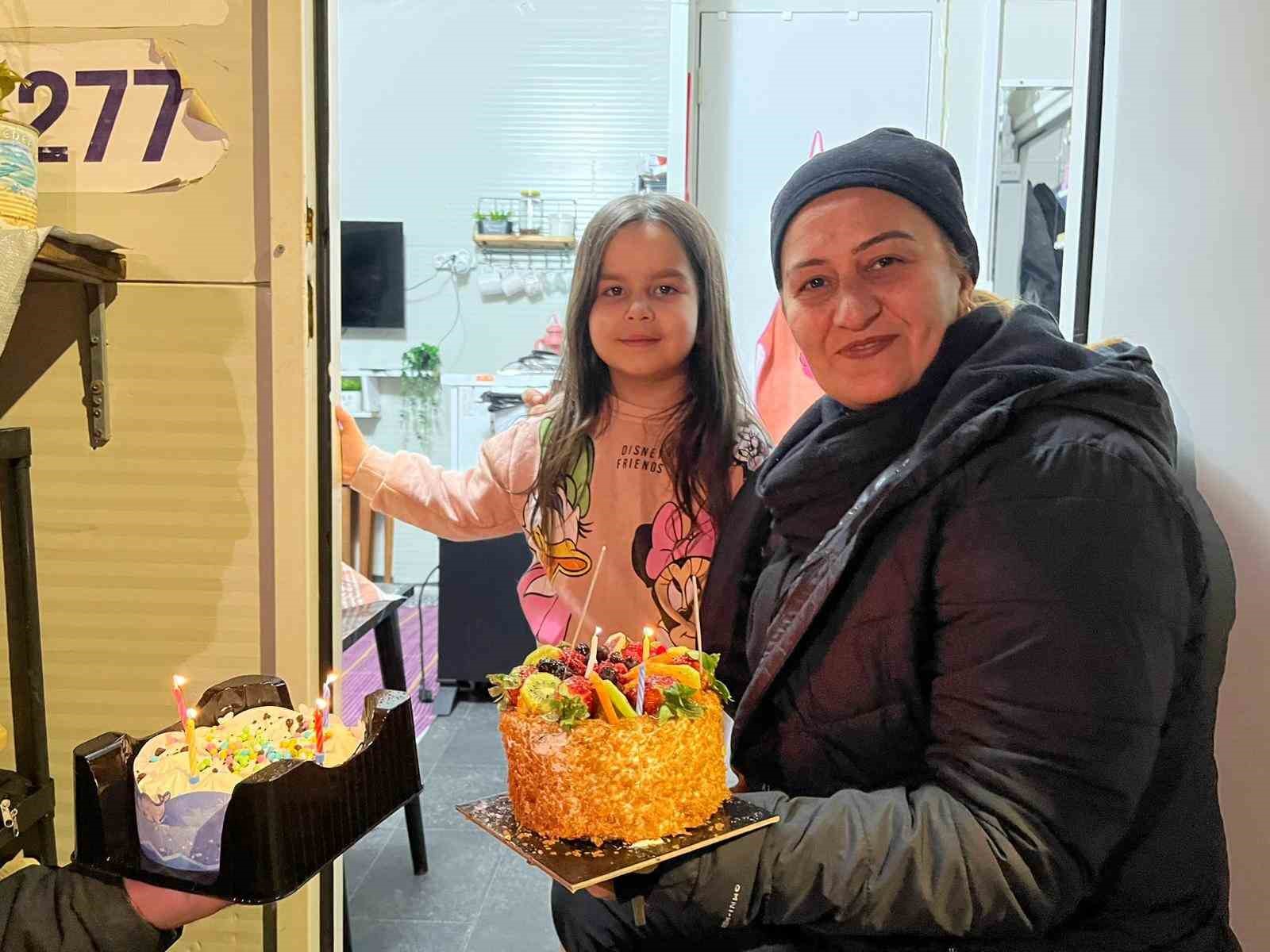 Sürpriz doğum günüyle yüzü gülen Alya’nın dileği yürekleri ısıttı