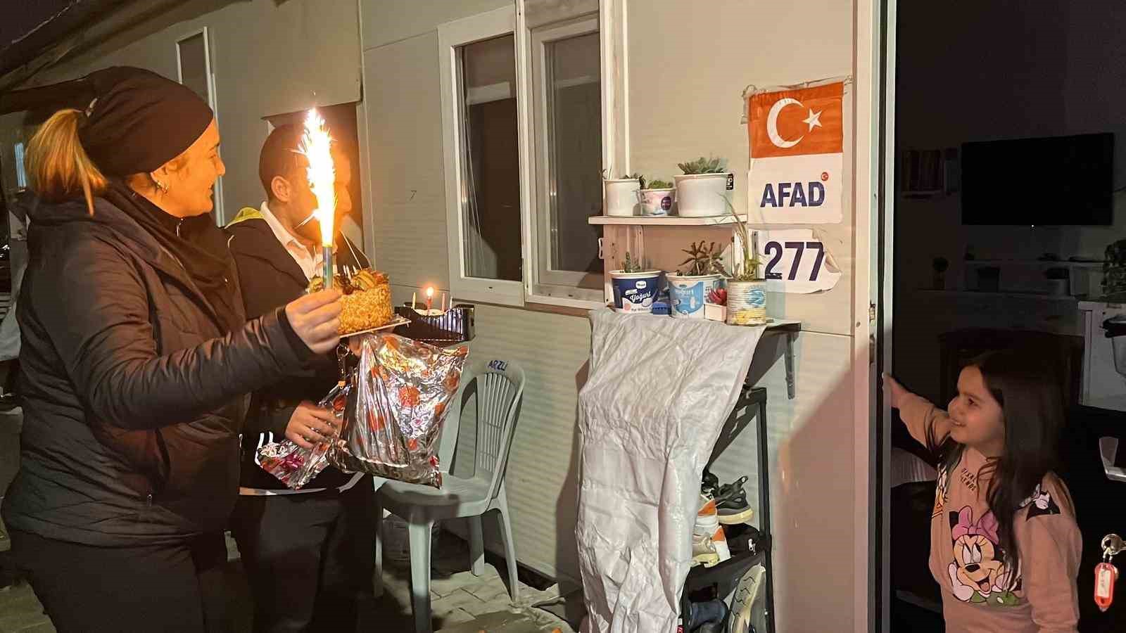 Sürpriz doğum günüyle yüzü gülen Alya’nın dileği yürekleri ısıttı