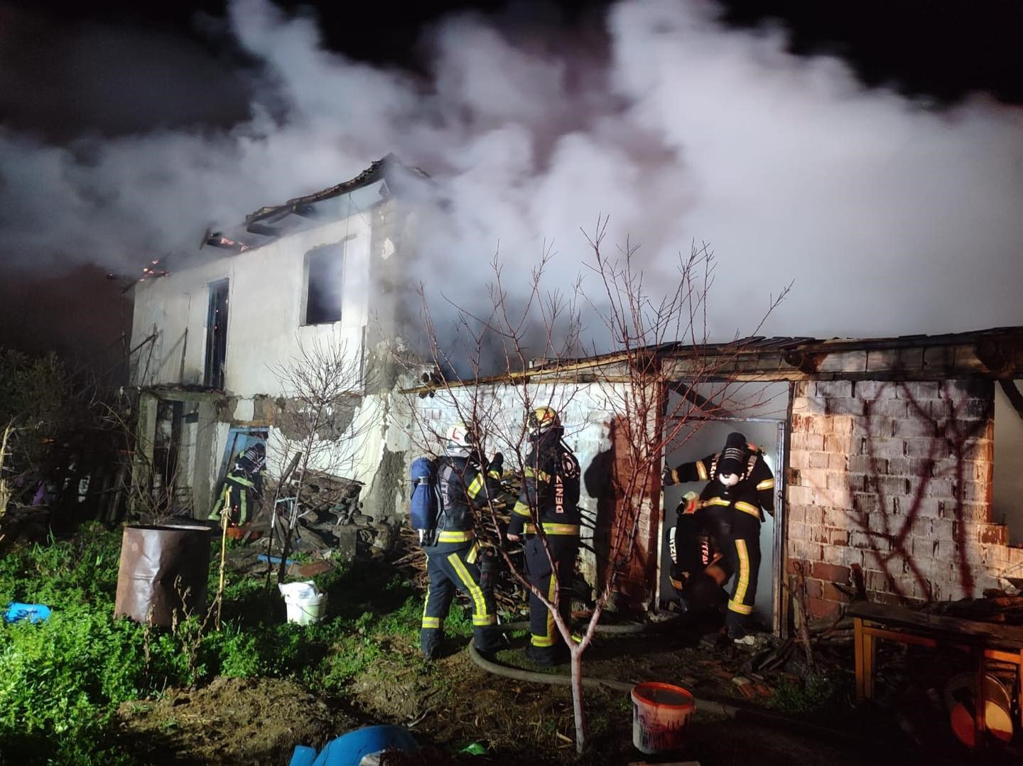 Samanlık yangını korkuttu