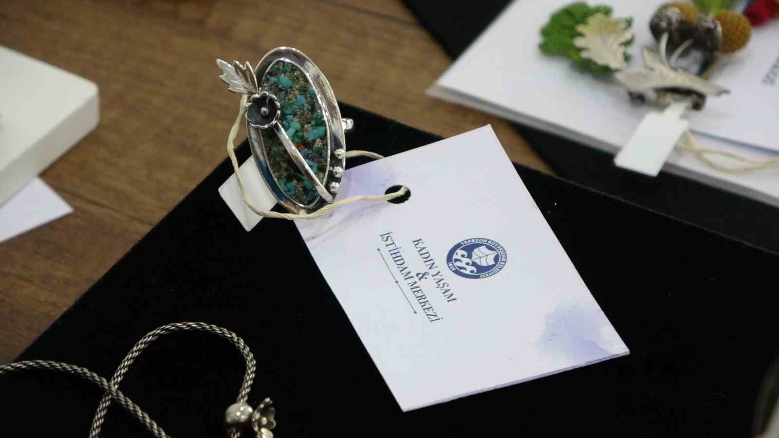 40 yaşından sonra takı tasarımcısı oldu
