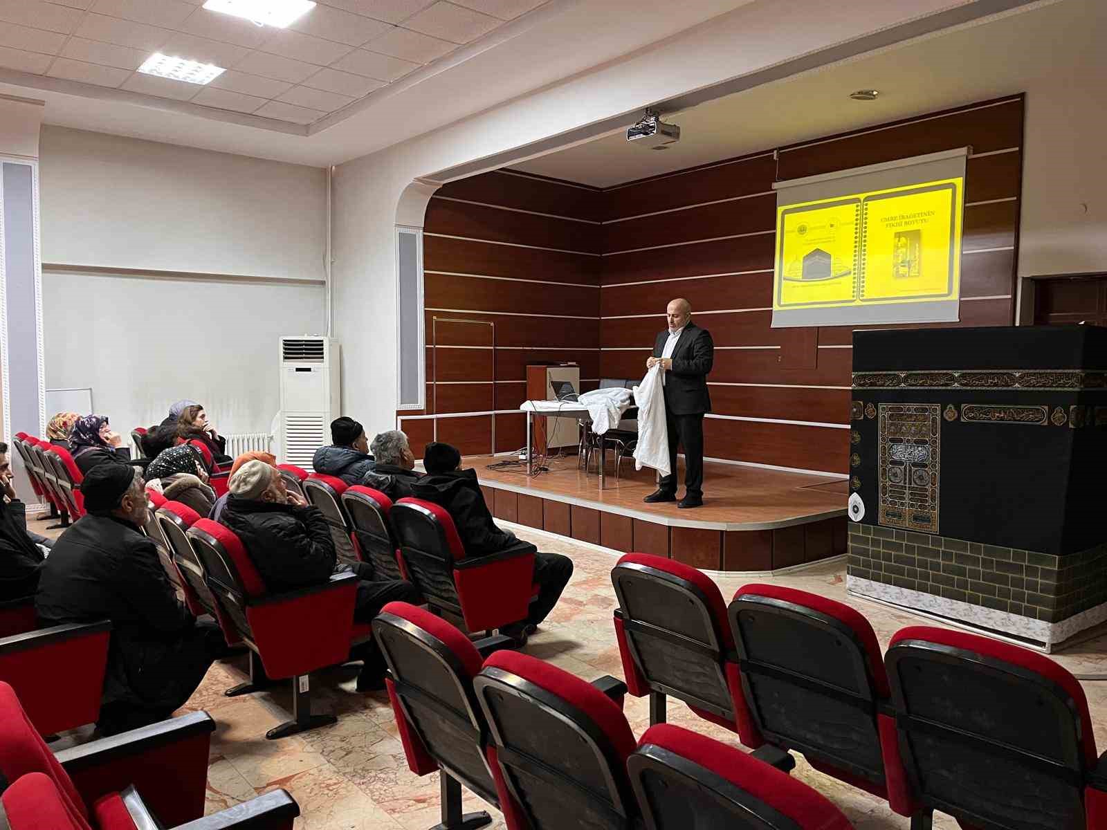 Erzincan&rsquo;da umreci adaylarına seminer verildi
