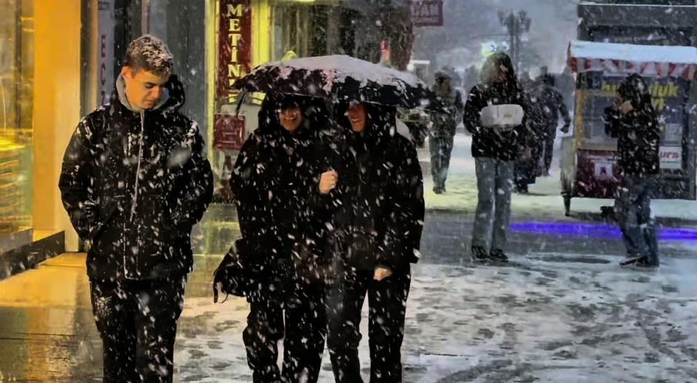 Meteorolojiden Erzincan için kar, buzlanma ve çığ uyarısı