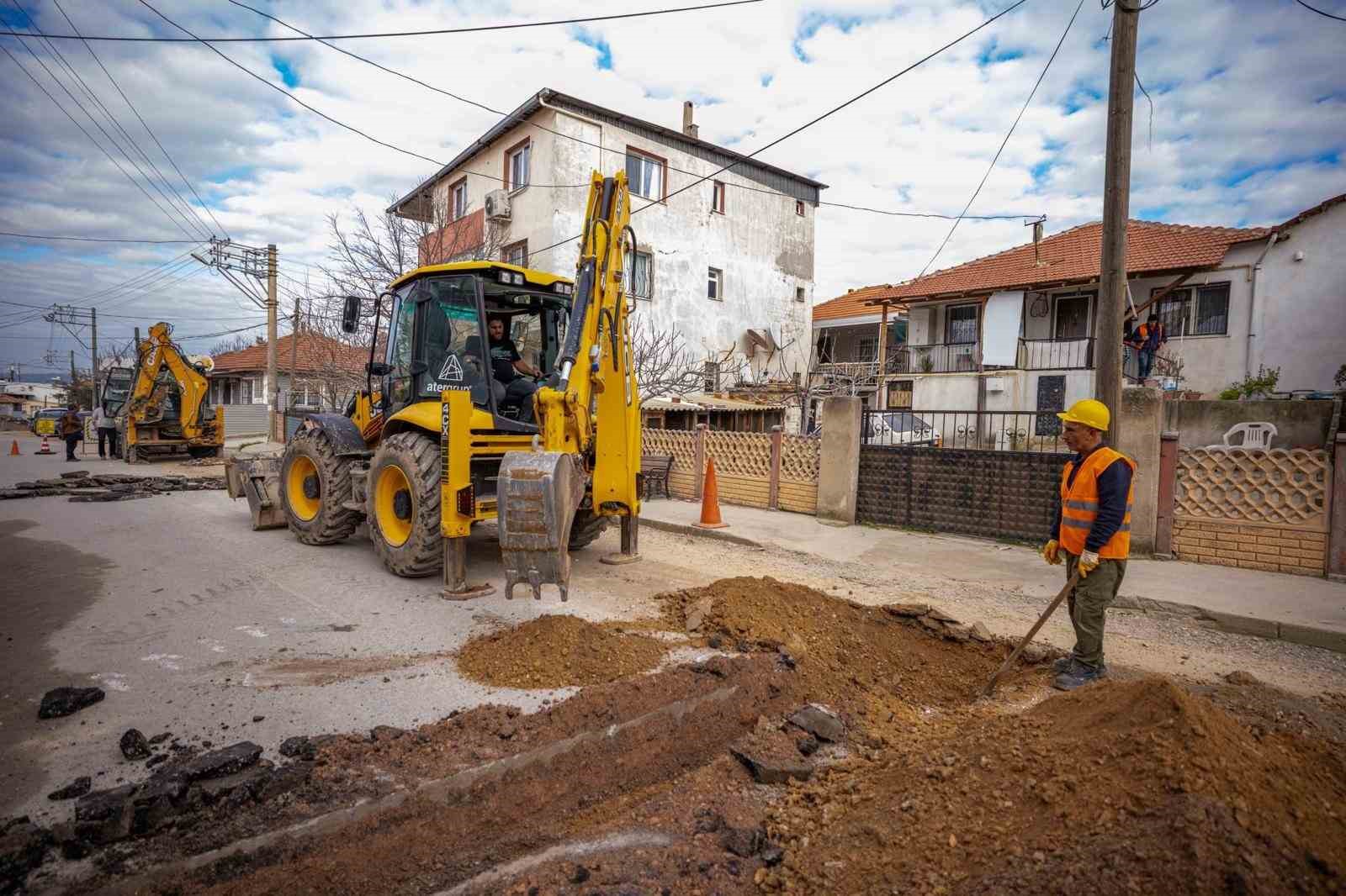 Sarnı&ccedil;&rsquo;ta i&ccedil;me suyu yatırımı hızla ilerliyor
