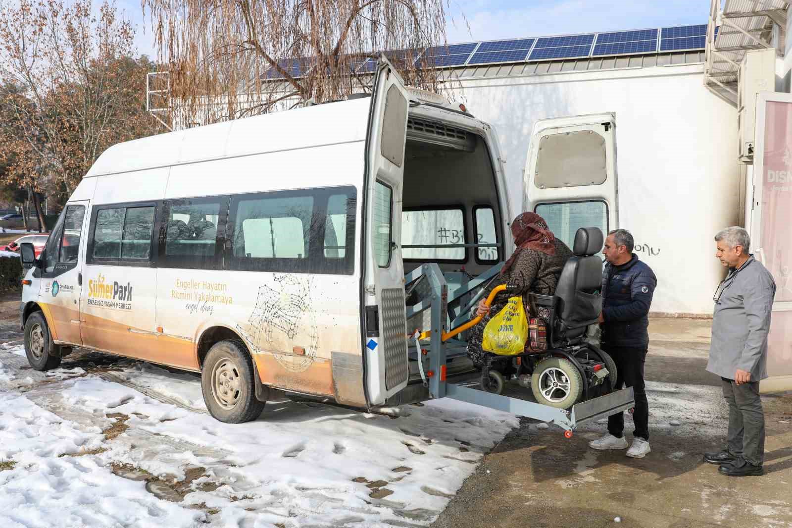 Tekerlekli sandalye tamir at&ouml;lyesinde 600 engelliye &uuml;cretsiz hizmet
