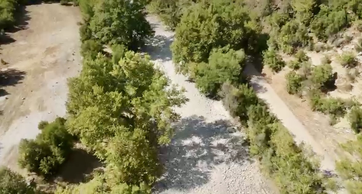 Toroslar&rsquo;da yağış bereketi kuruyan &Uuml;z&uuml;mdere Irmağını yeniden canlandırdı, şelaleler coştu
