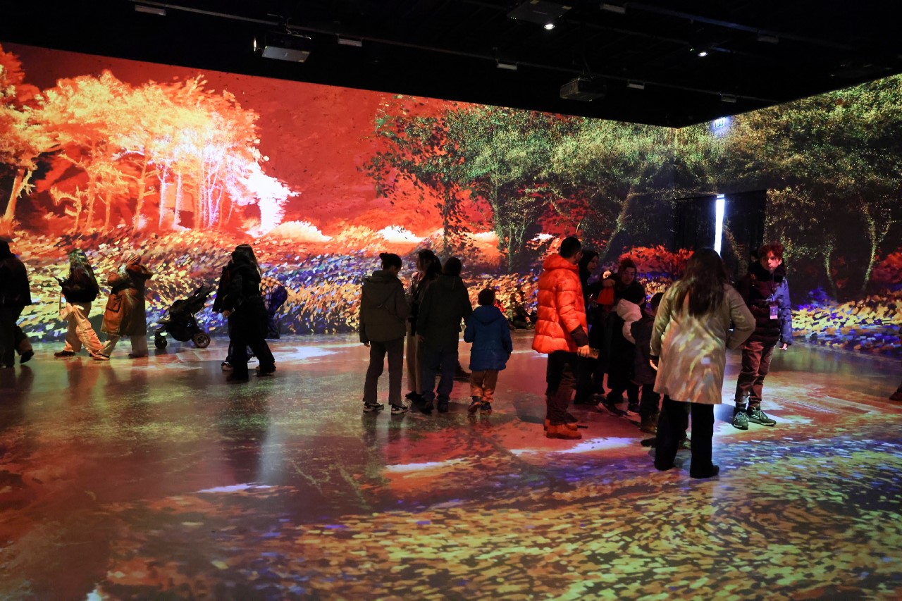 &Uuml;cretsiz s&ouml;mestir etkinliklerine binlerce &ouml;ğrenci katıldı
