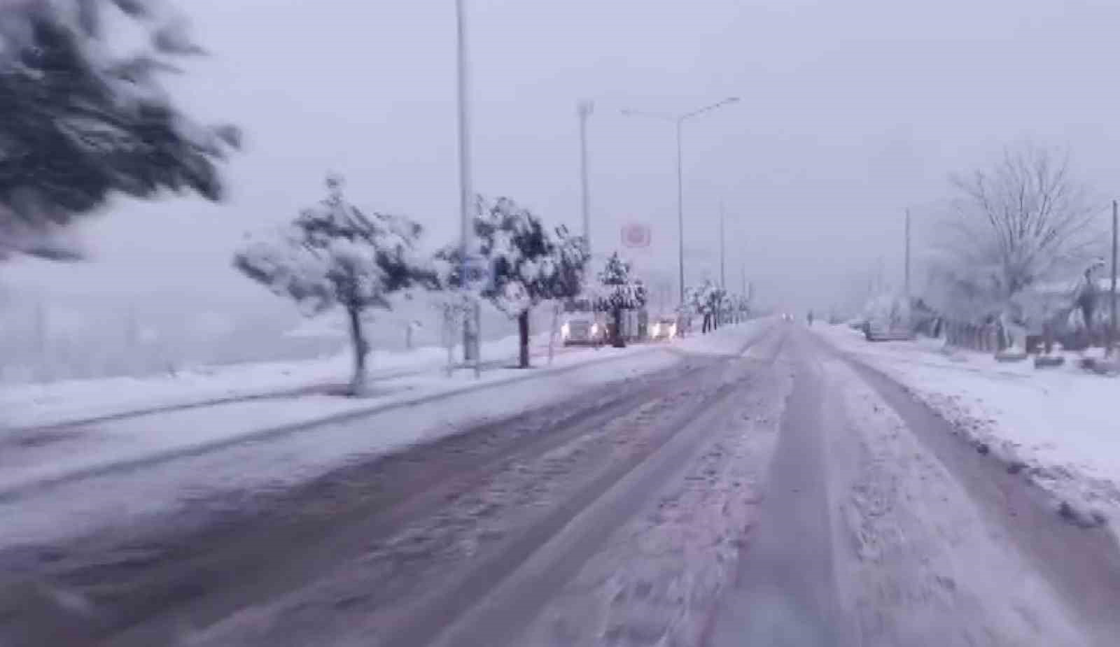 Gölbaşı ilçesinde yoğun kar yağışı