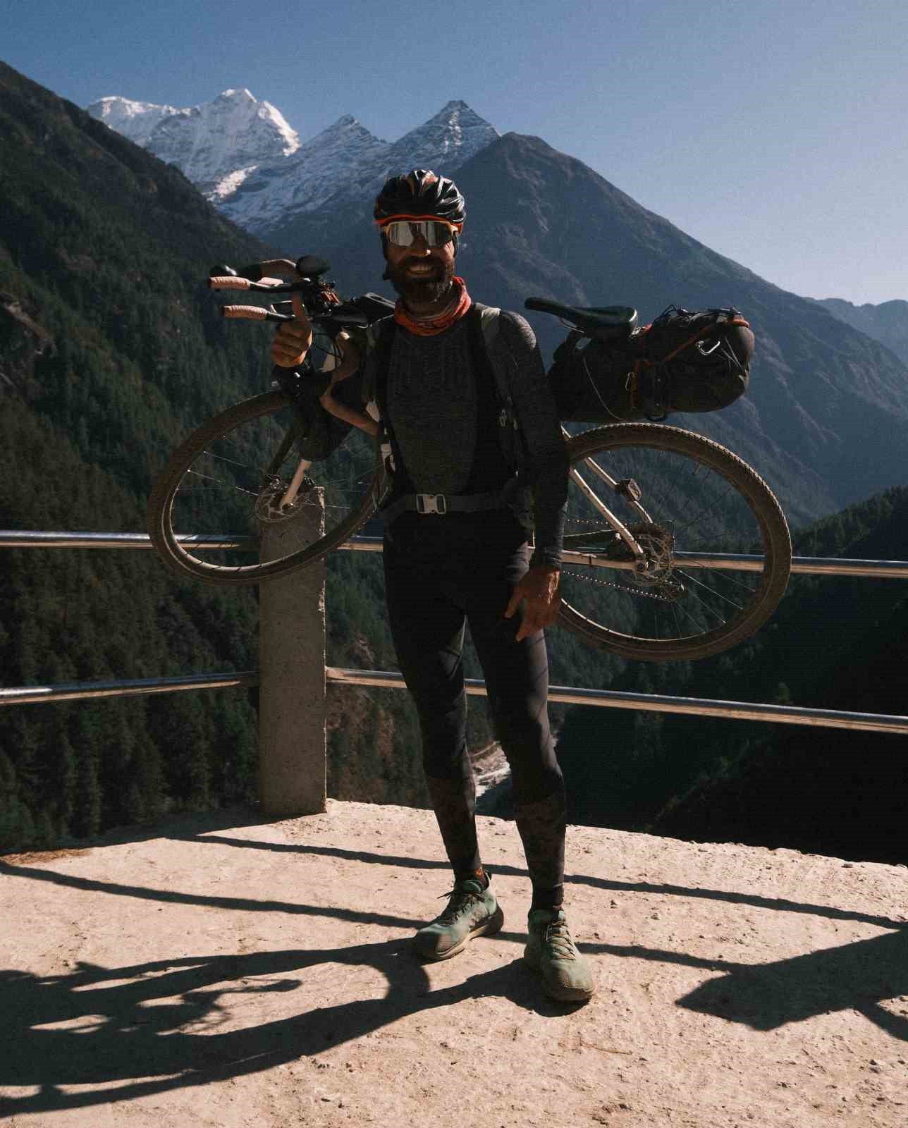 Samsun&rsquo;dan d&uuml;nyanın zirvesine 7 bin kilometrelik pedal
