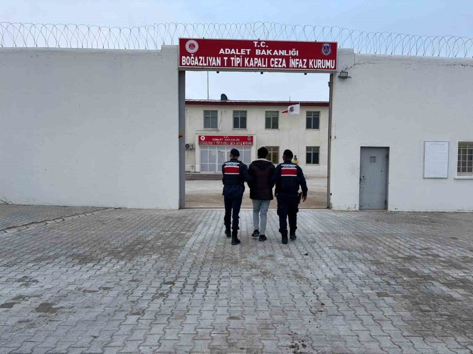 Yozgat’ta araçta uyuşturucuyla yakalanan 2 şüpheli tutuklandı