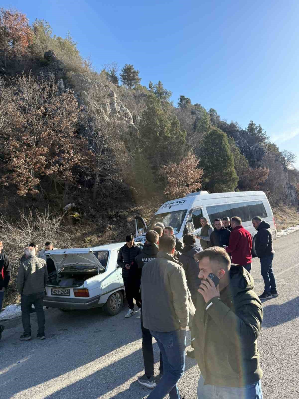 Beyşehir&rsquo;de bir anlık kontrol kaybı can aldı kaza anı kamerada
