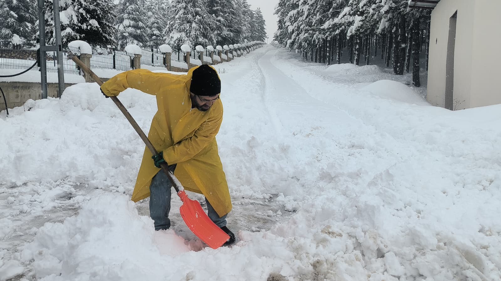 Malatya&rsquo;da kırsal kesimlerde kar yağışı etkili oluyor
