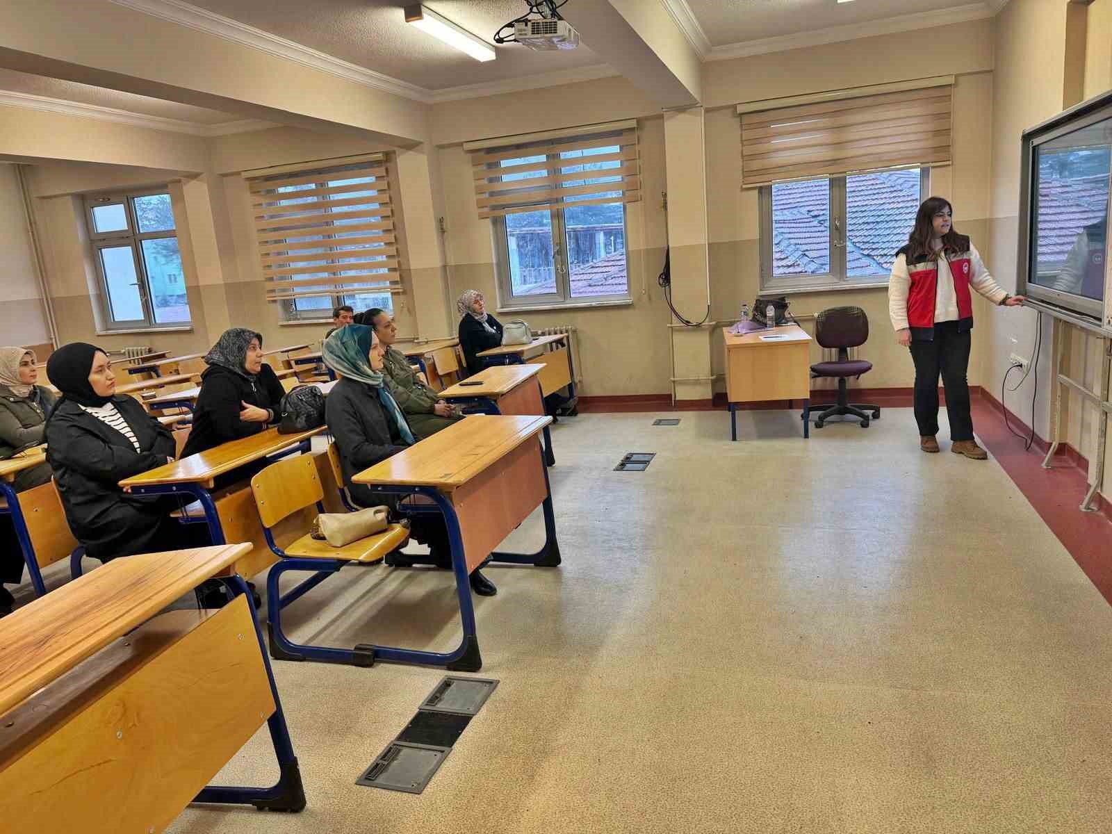 Simav&rsquo;da gıda işletmesi &ccedil;alışanlarına &ouml;zel hijyen eğitimi
