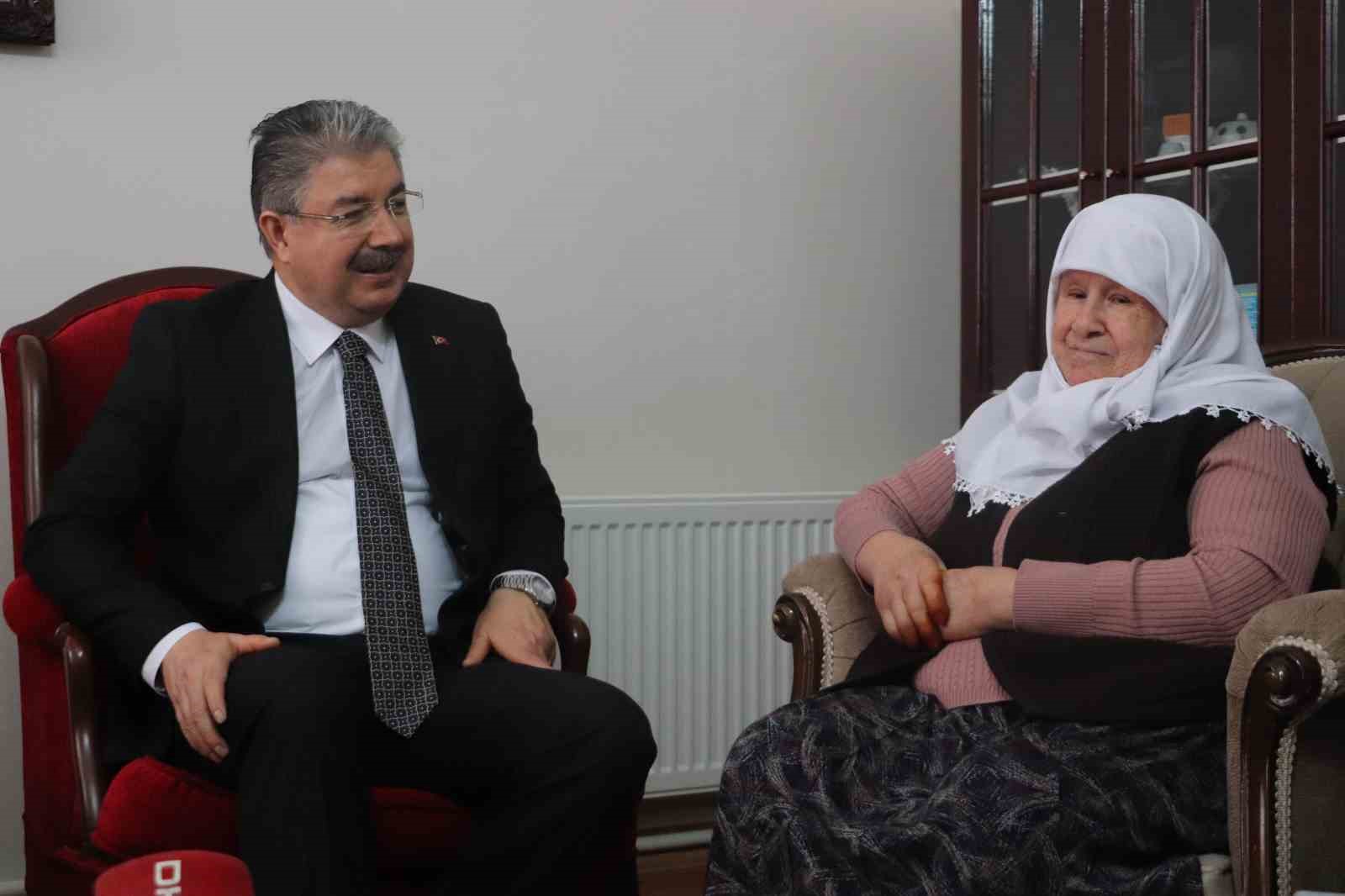 Vali Yılmaz&rsquo;dan vefa ziyareti
