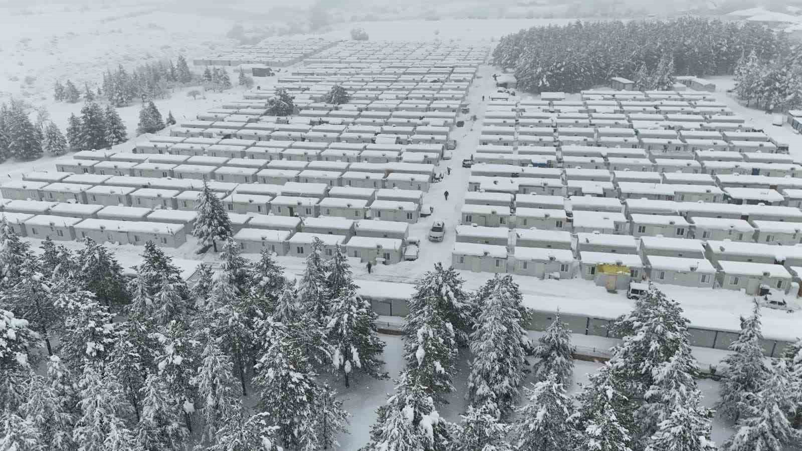 Kar kalınlığının 1 metreyi bulduğu Doğanşehir havadan görüntülendi