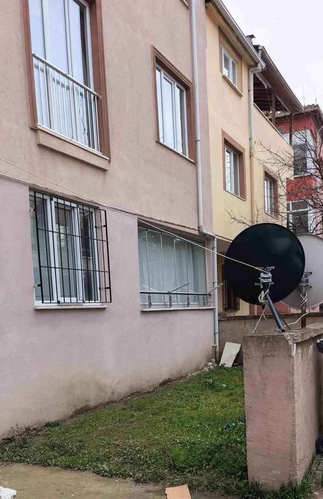 Bursa&rsquo;da 2 yaşındaki &ccedil;ocuk pencereden d&uuml;şt&uuml;
