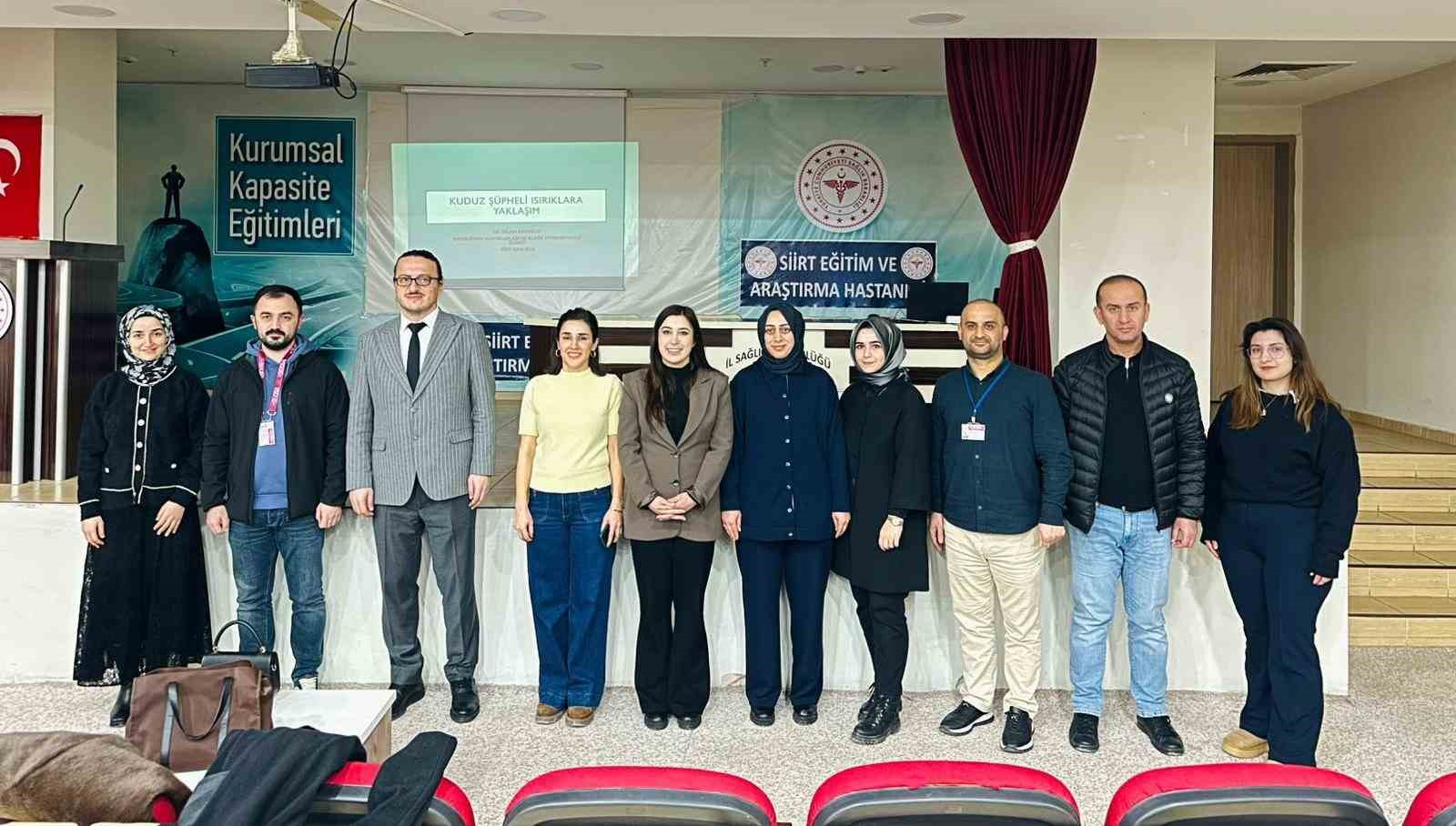 Siirt&rsquo;te &rsquo;Kuduz Riskli Temas Bildirimi ve Profilaksi Uygulamaları&rsquo; eğitimi d&uuml;zenlendi
