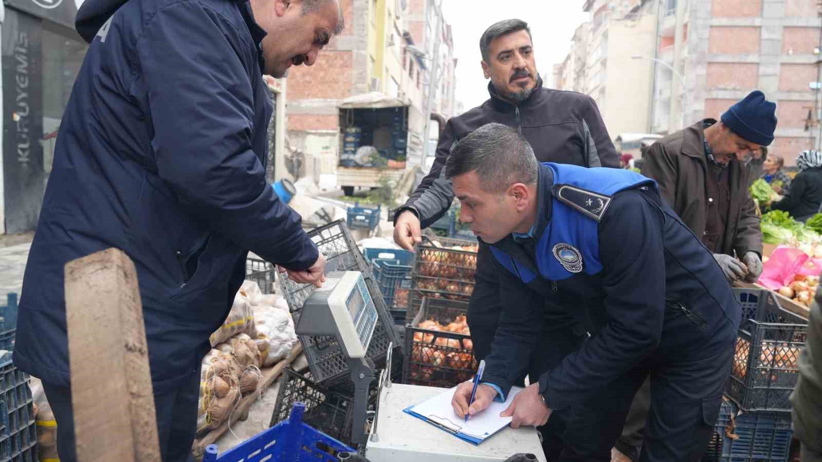 Battalgazi&rsquo;de semt pazarlarında &ouml;l&ccedil;&uuml; ve tartı denetimi

