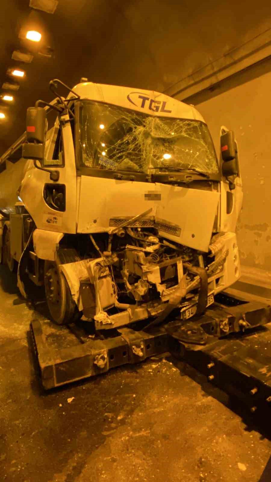 TEM&rsquo;deki zincirleme kaza trafiği durma noktasına getirdi
