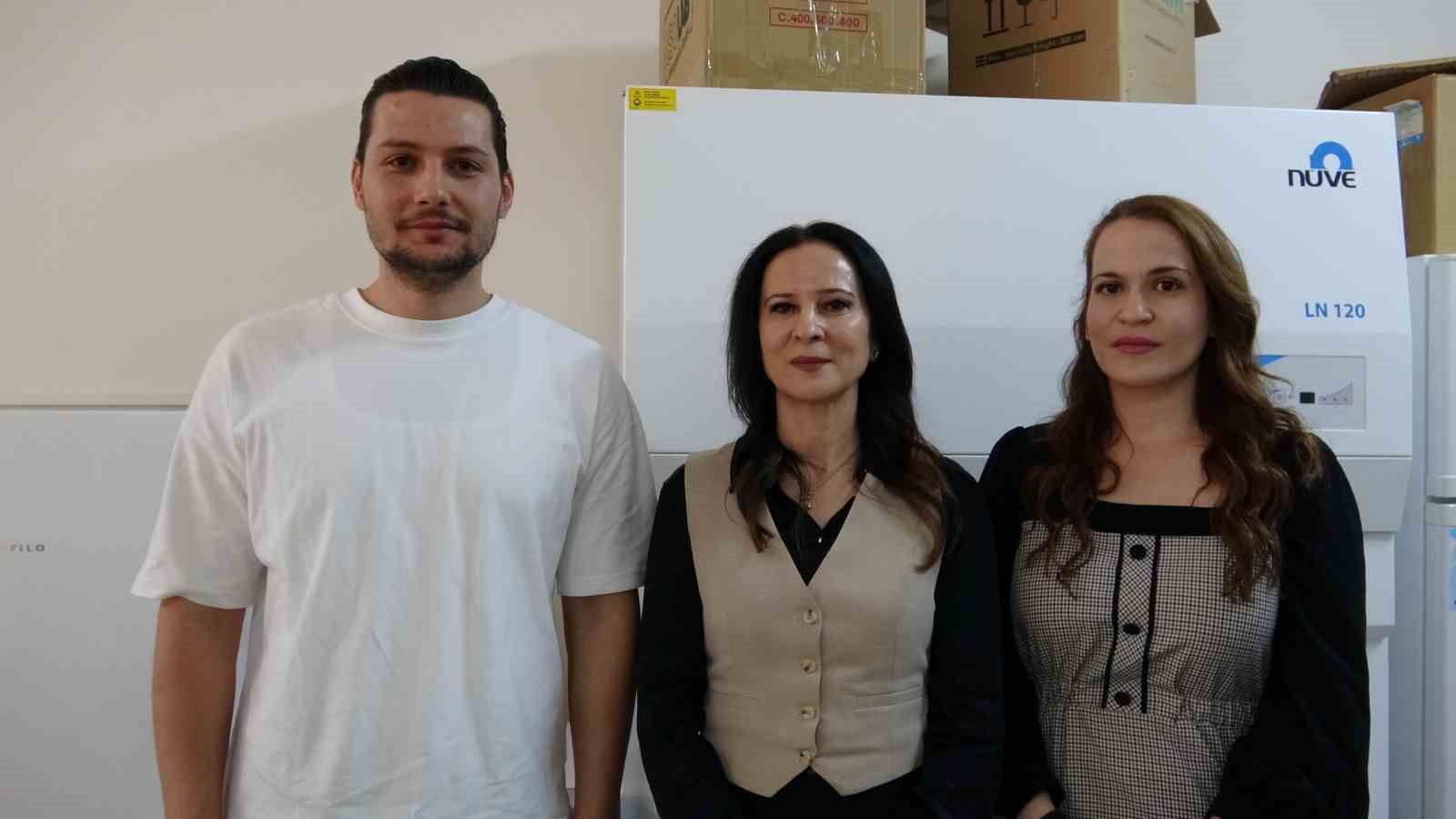 Tuz Gölü’nün dayanıklı bitkileri çorak toprakları yeniden canlandırmak için inceleniyor