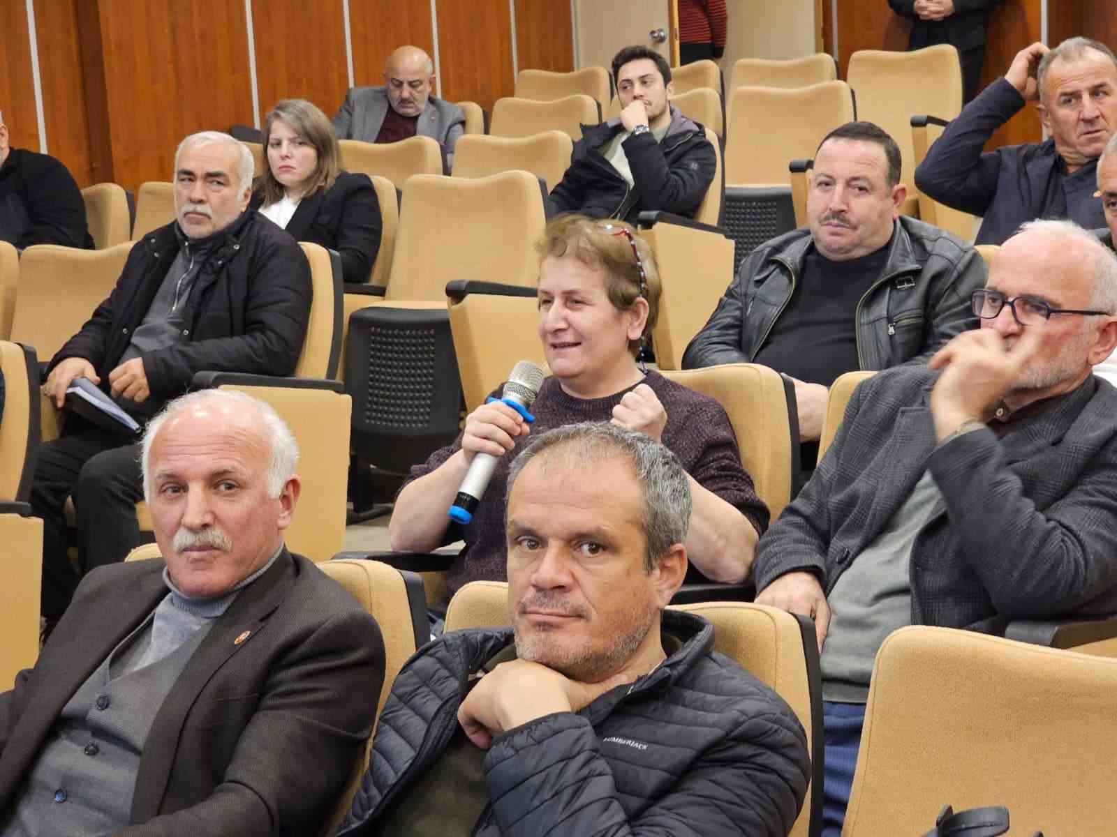 G&ouml;lc&uuml;k&rsquo;te muhtarlar ve altyapı kurumlarının yetkilileri yatırım toplantısında buluştu
