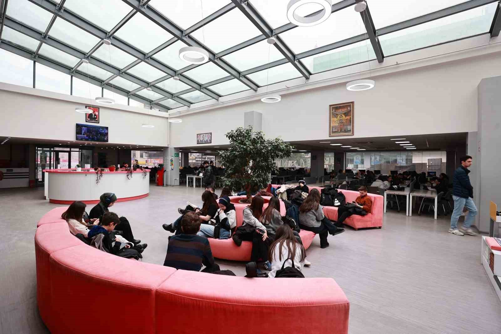 Gebze&rsquo;de 6 k&uuml;t&uuml;phane g&uuml;nde 2 bin 500 kişiye hizmet veriyor
