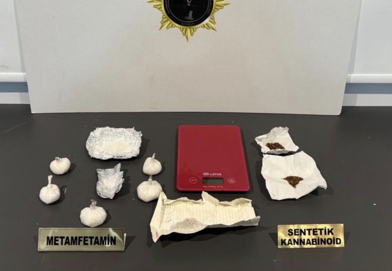 İş yerinde uyuşturucu ele ge&ccedil;irilen şahıs g&ouml;zaltına alındı
