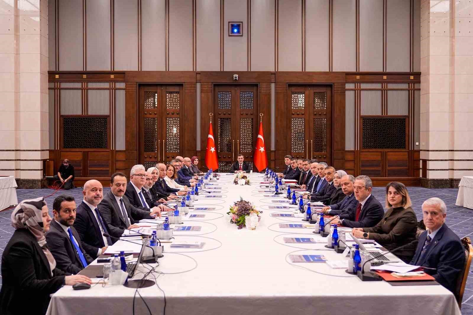 Y&Ouml;K Başkanı &Ouml;zvar: "T&uuml;rk y&uuml;ksek&ouml;ğretimi olarak &uuml;zerimize d&uuml;şen sorumluluğu yerine getirmeye devam edeceğiz"
