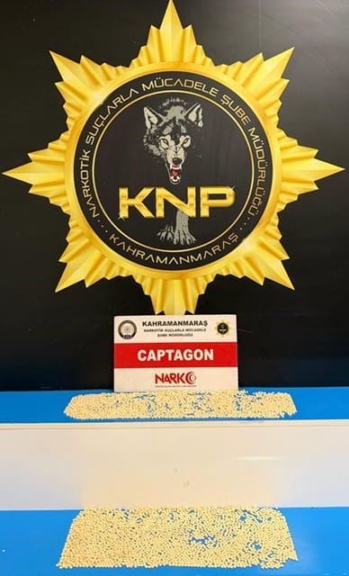 Binlerce uyuşturucu hap ele geçirildi: 3 kişi tutuklandı
