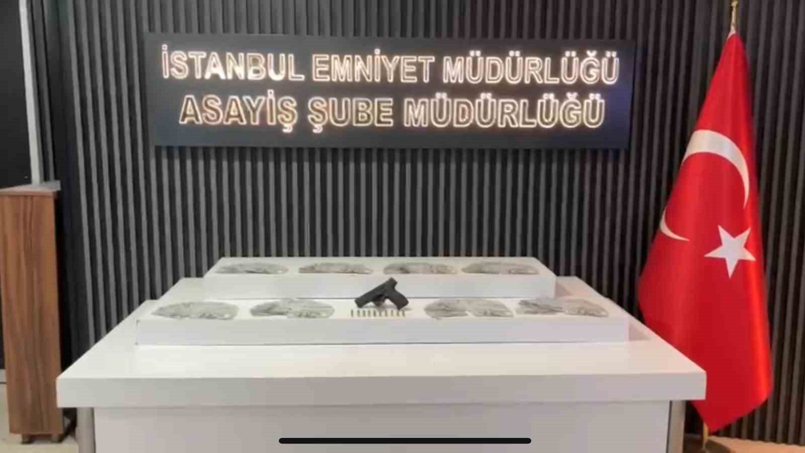 Kadıköy’de emekli öğretmeni 117 bin dolar dolandıran 4 kişi tutuklandı
