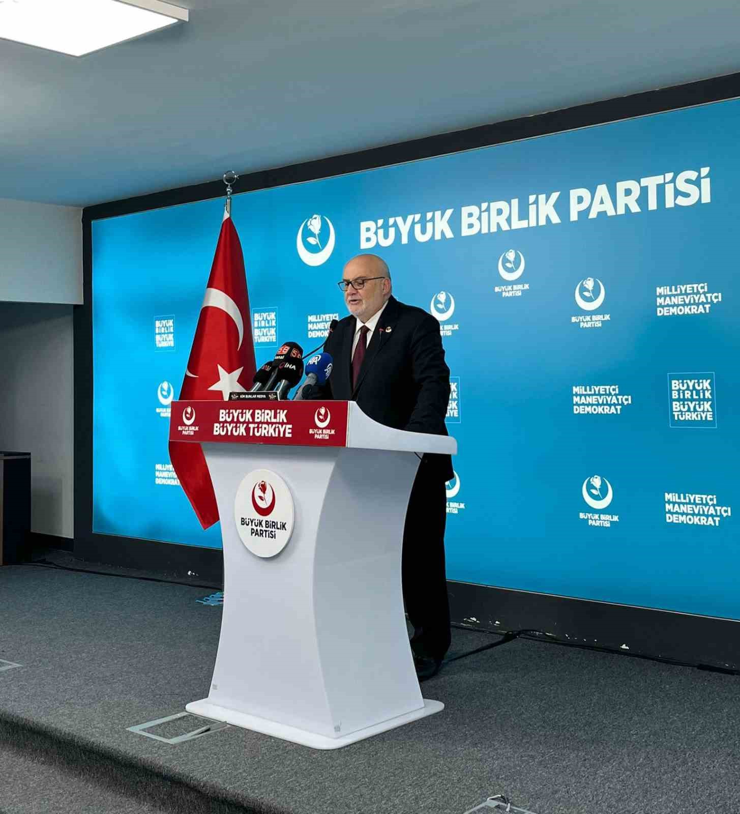 BBP Genel Sekreteri Yelis: "Milletimize 33 yıldır hizmet etmiş olmanın verdiği gurur ve mutluluğu yaşıyoruz"