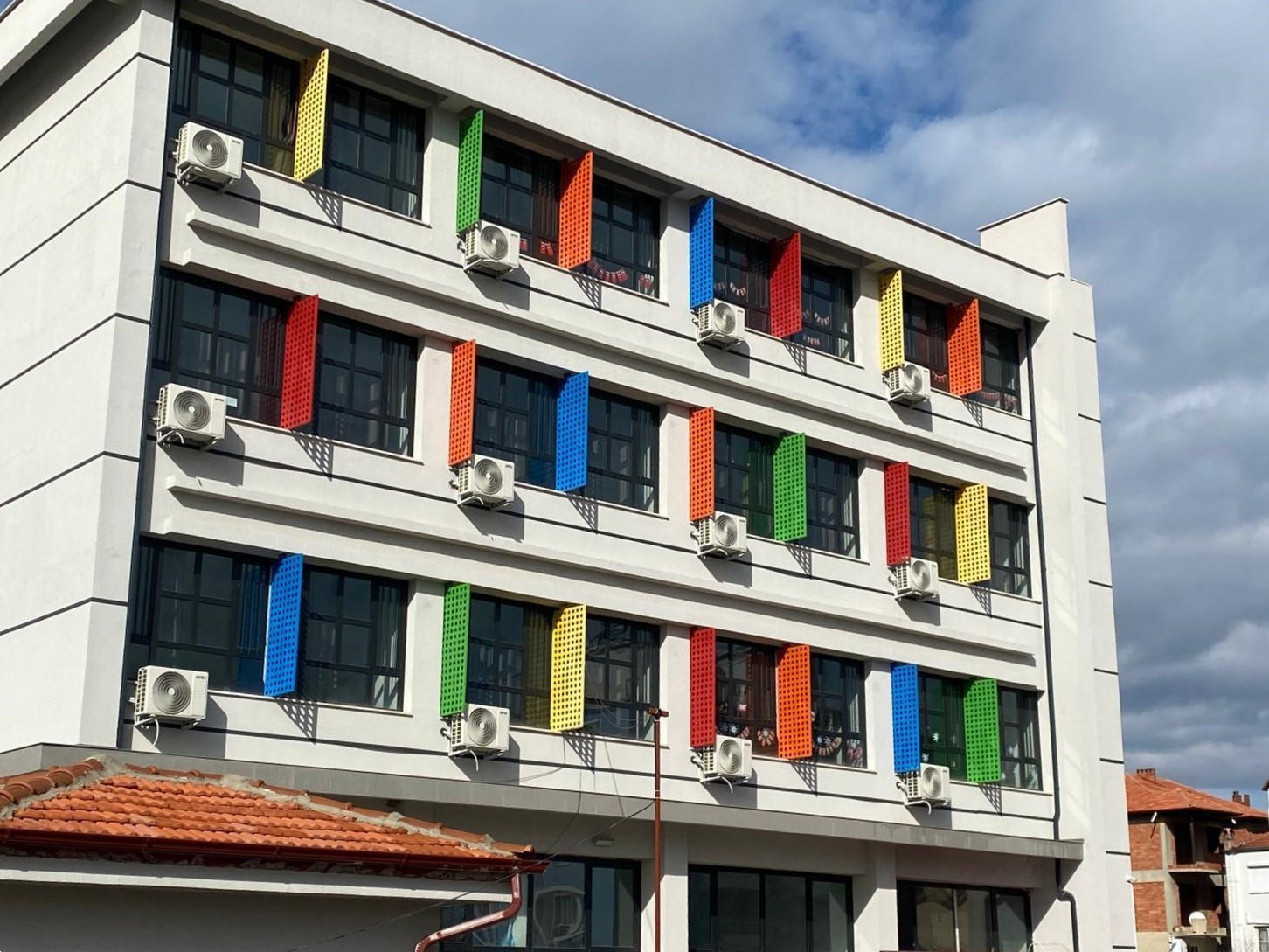 Okula bir milyonluk okul aile birliği desteği