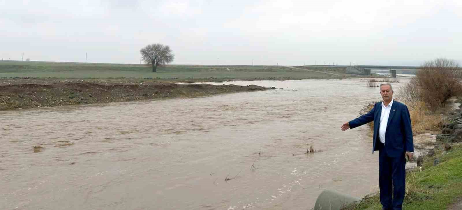 Araban Ovası’nda sağanak etkili oldu