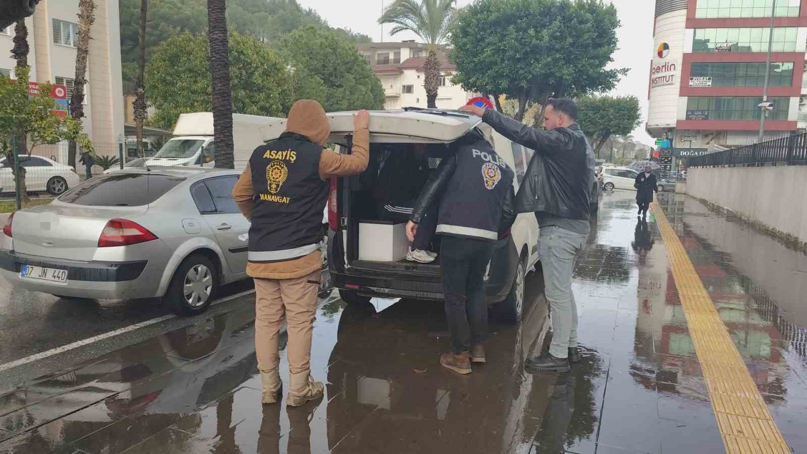 &Ouml;zbek kadınları fuhuşa zorlayan 2 kişi tutuklandı
