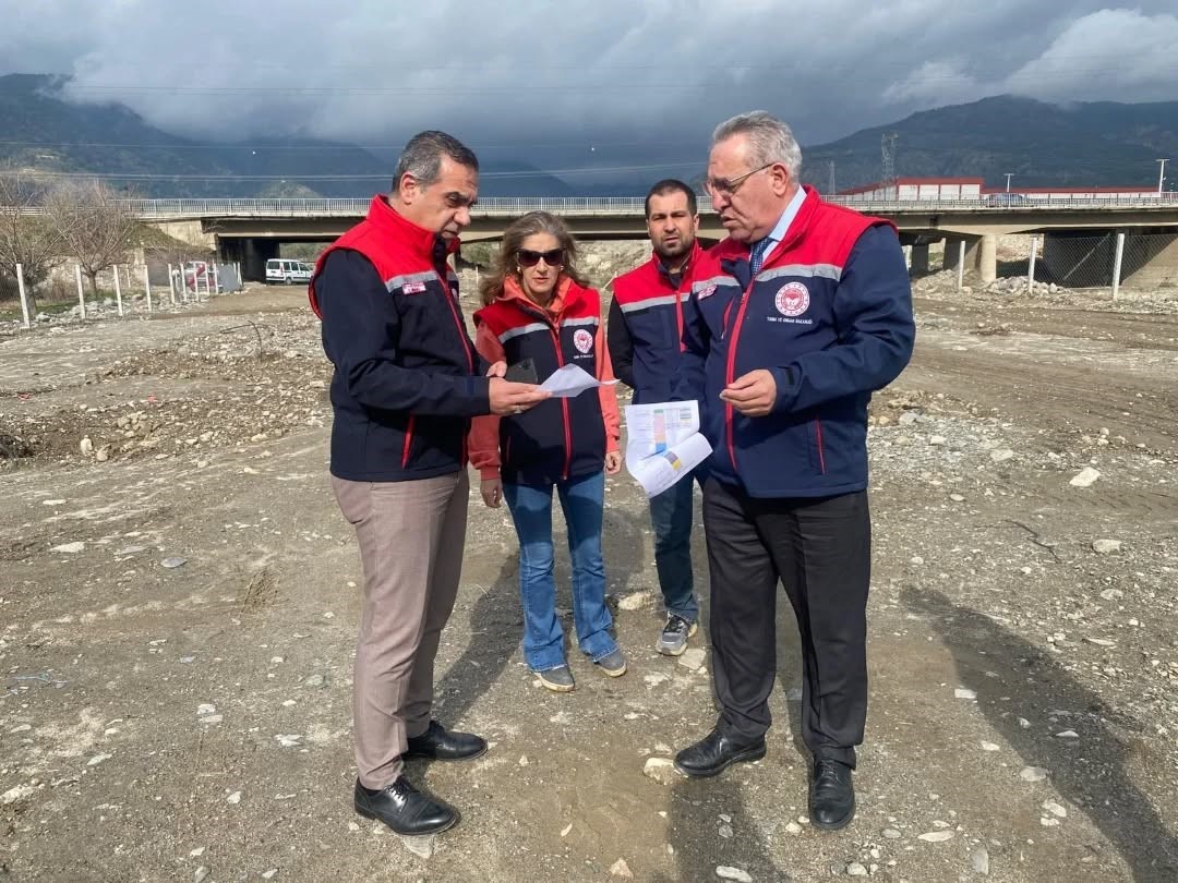 Buharkent ilek bah&ccedil;esinde hazırlıklar s&uuml;r&uuml;yor
