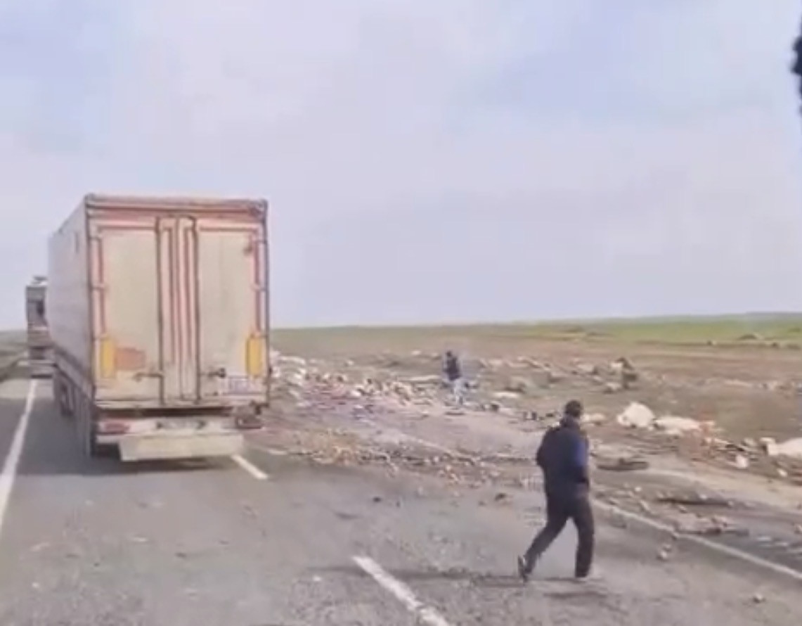 Mardin’de iki tır çarpıştı: 2 yaralı