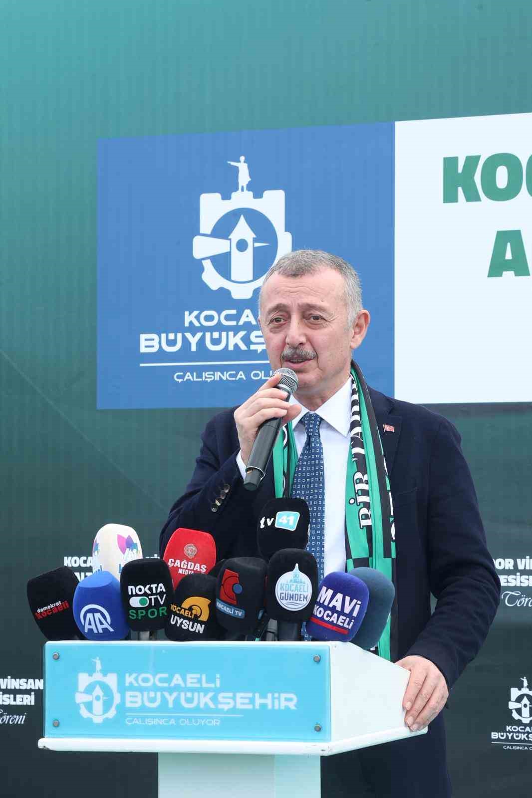 Kocaeli B&uuml;y&uuml;kşehir&rsquo;den Kocaelispor&rsquo;a altyapı yatırımı
