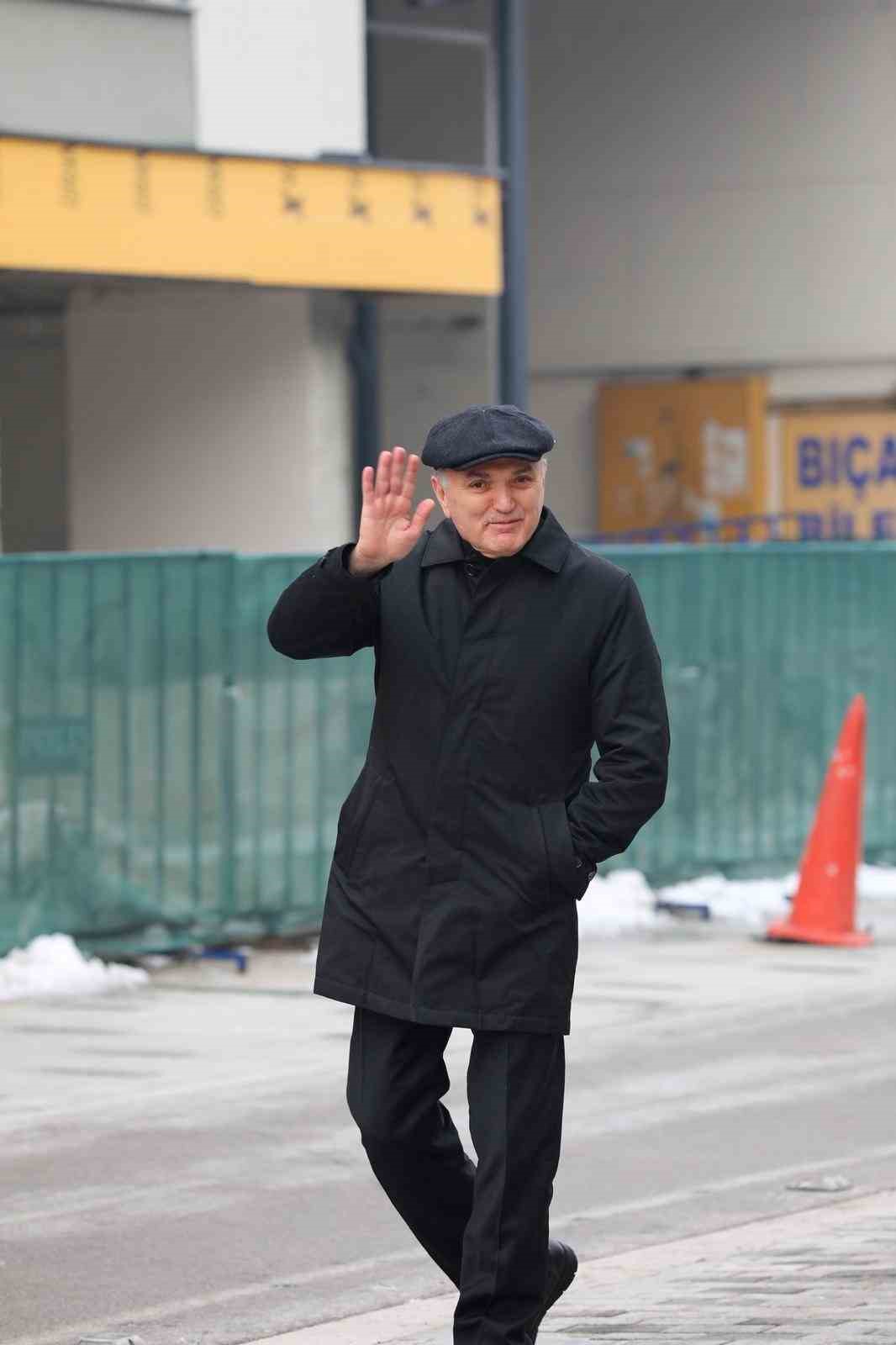 Başkan &Ouml;zl&uuml;&rsquo;n&uuml;n 10. şiir klibi yayına girdi
