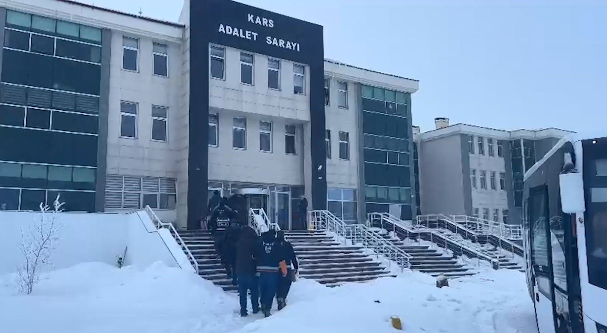 Kars’ta fuhuş operasyonu: 20 gözaltı, fuhuşa sürüklenen 21 kadın kurtarıldı 