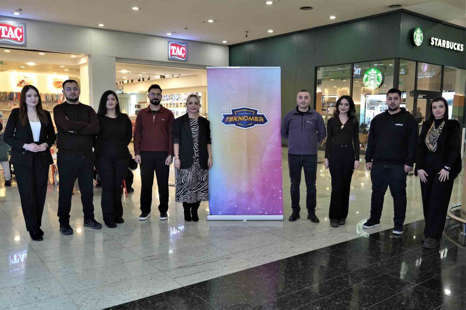 Keçiören Belediyesi’nden öğrencilere teknoloji dolu karne şenliği