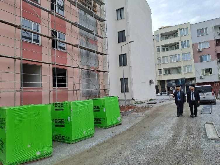 Milli Eğitim M&uuml;d&uuml;r&uuml; Esmen, Halk Eğitimi Merkezi&rsquo;ndeki &ccedil;alışmaları yerinde inceledi
