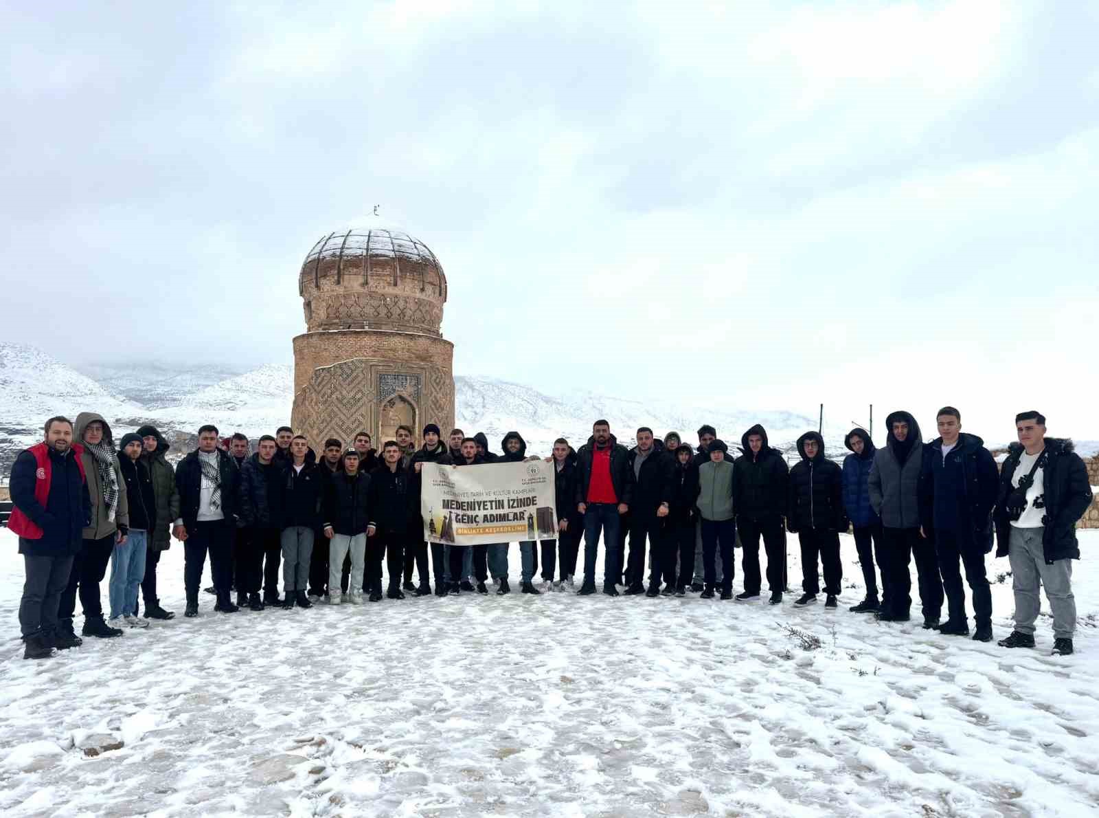 Bayburtlu gençler kültür gezisini tamamladı