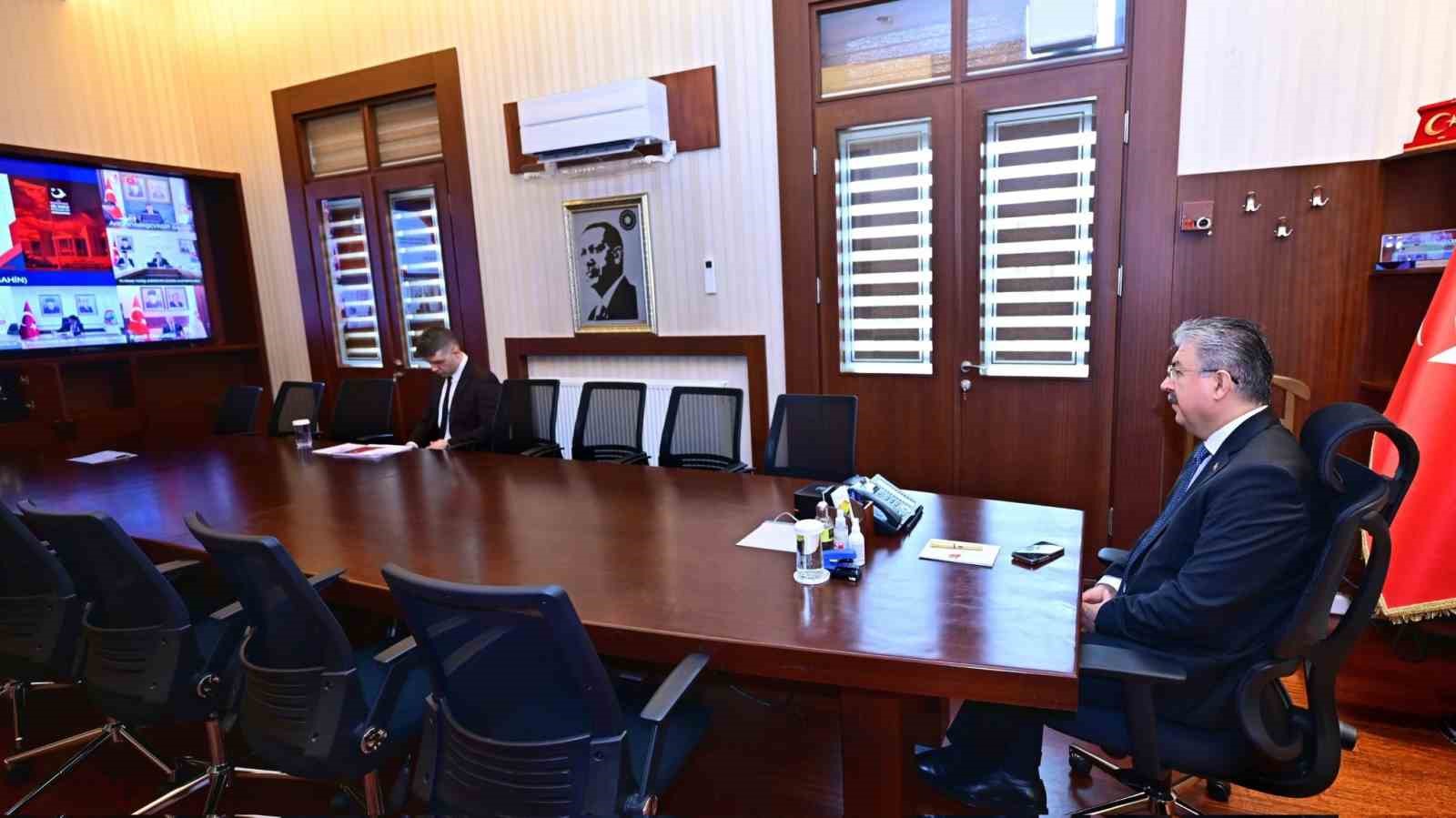 Eskişehir Valisi Dr. Erdin&ccedil; Yılmaz, D&uuml;zensiz G&ouml;&ccedil; Koordinasyon Toplantısına katıldı
