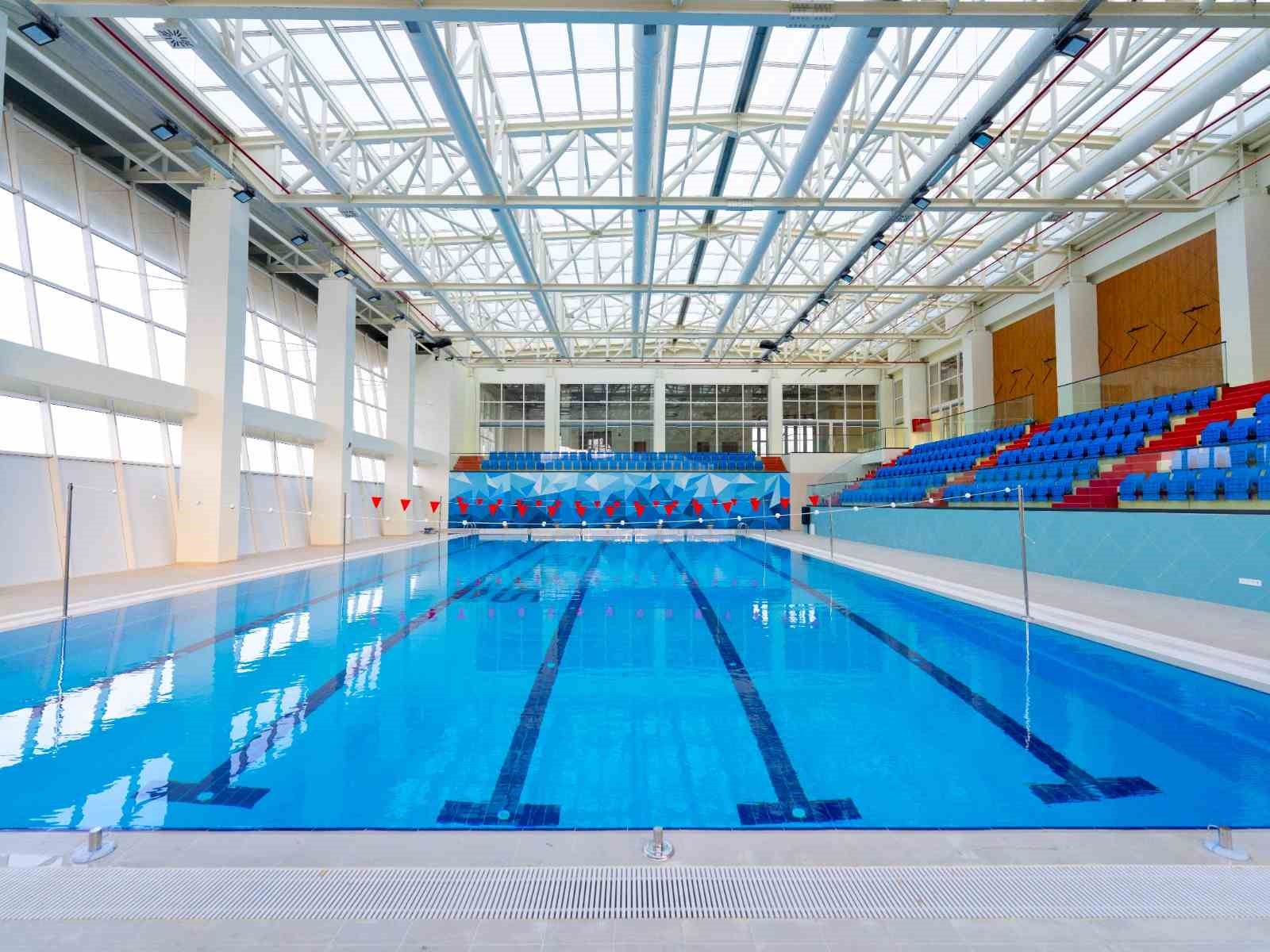 Ak&ccedil;aabat yarı olimpik y&uuml;zme havuzuna kavuşuyor
