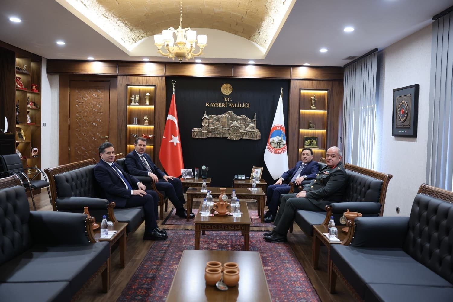 Kara Kuvvetleri Komutanı Tokel ve Bakan Yardımcısı Ayhan’dan Vali Çiçek’e ziyaret